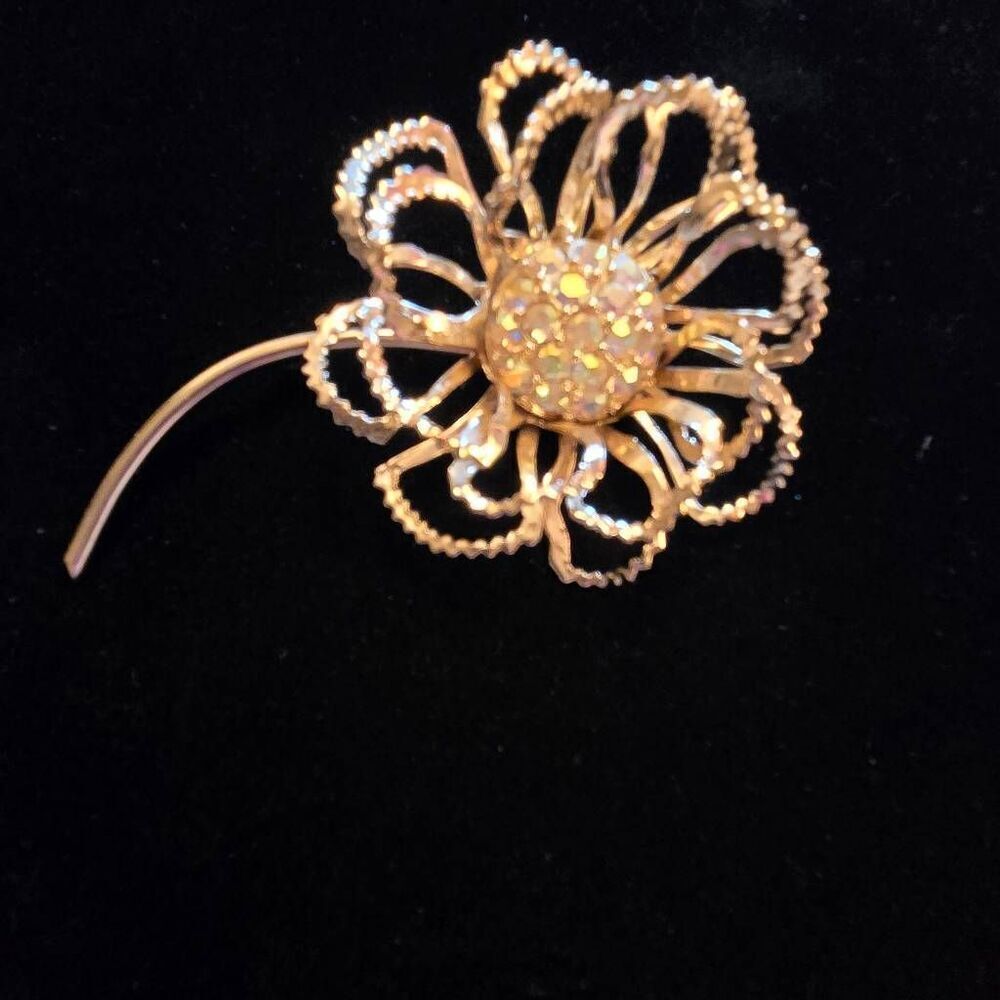 Sarah Coventry Allusion Flower Brooch Pin Aurora Boreallis Center 1968